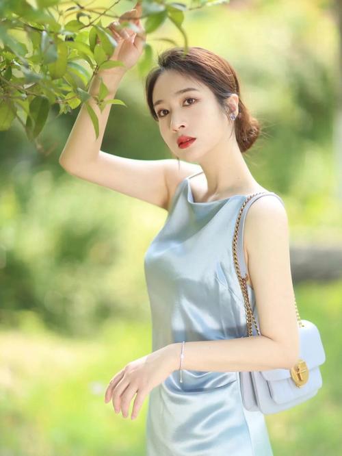 美女气质照片图片大全 美女气质照片图片唯美-小钱源码网-小钱资源网-网站源码-站长资源网专注福利技术教程活动软件-全网最大资源分享网